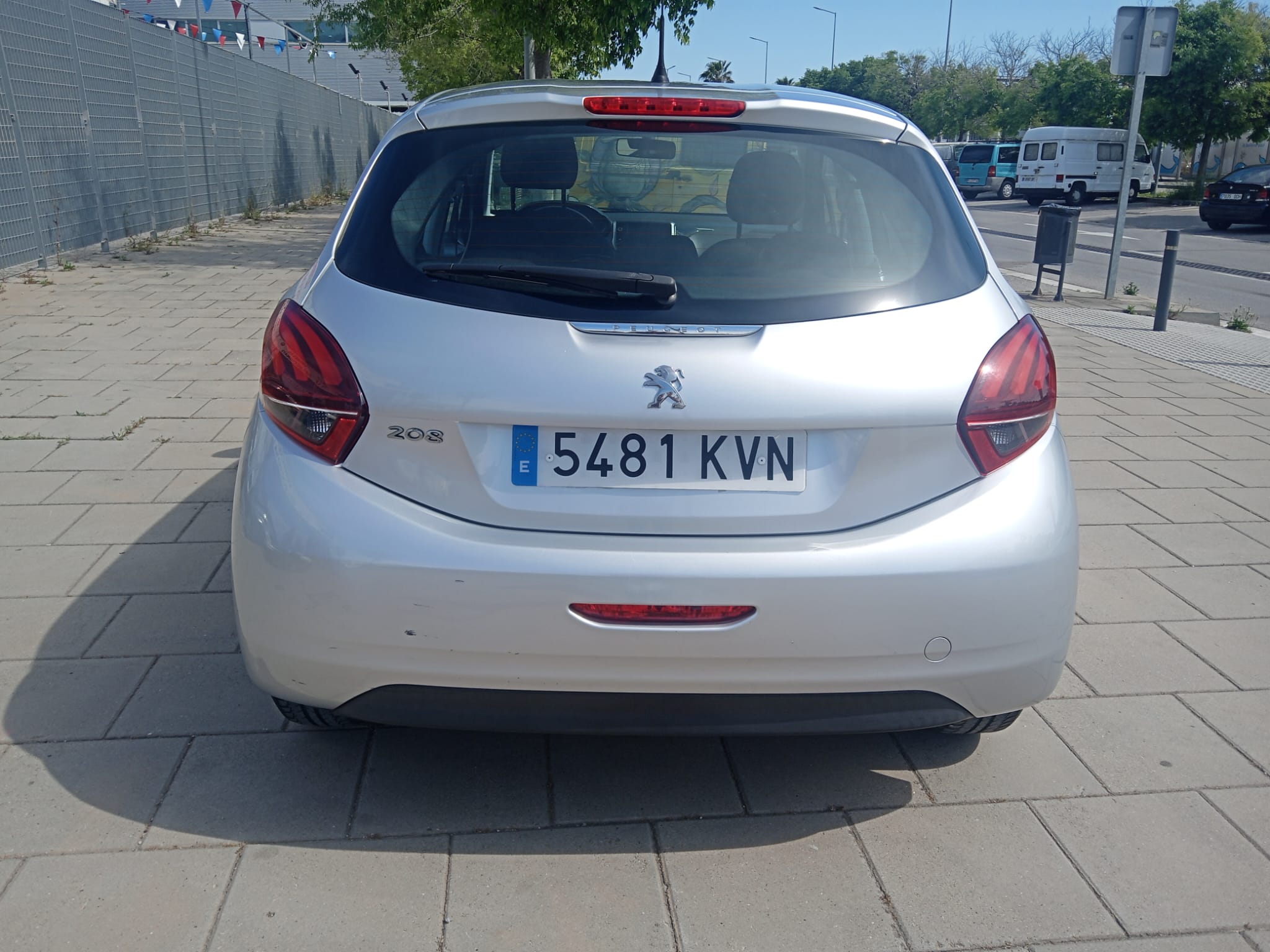 PEUGEOT 208 12cc 82CV PEUGEOT 208 12cc 82CV