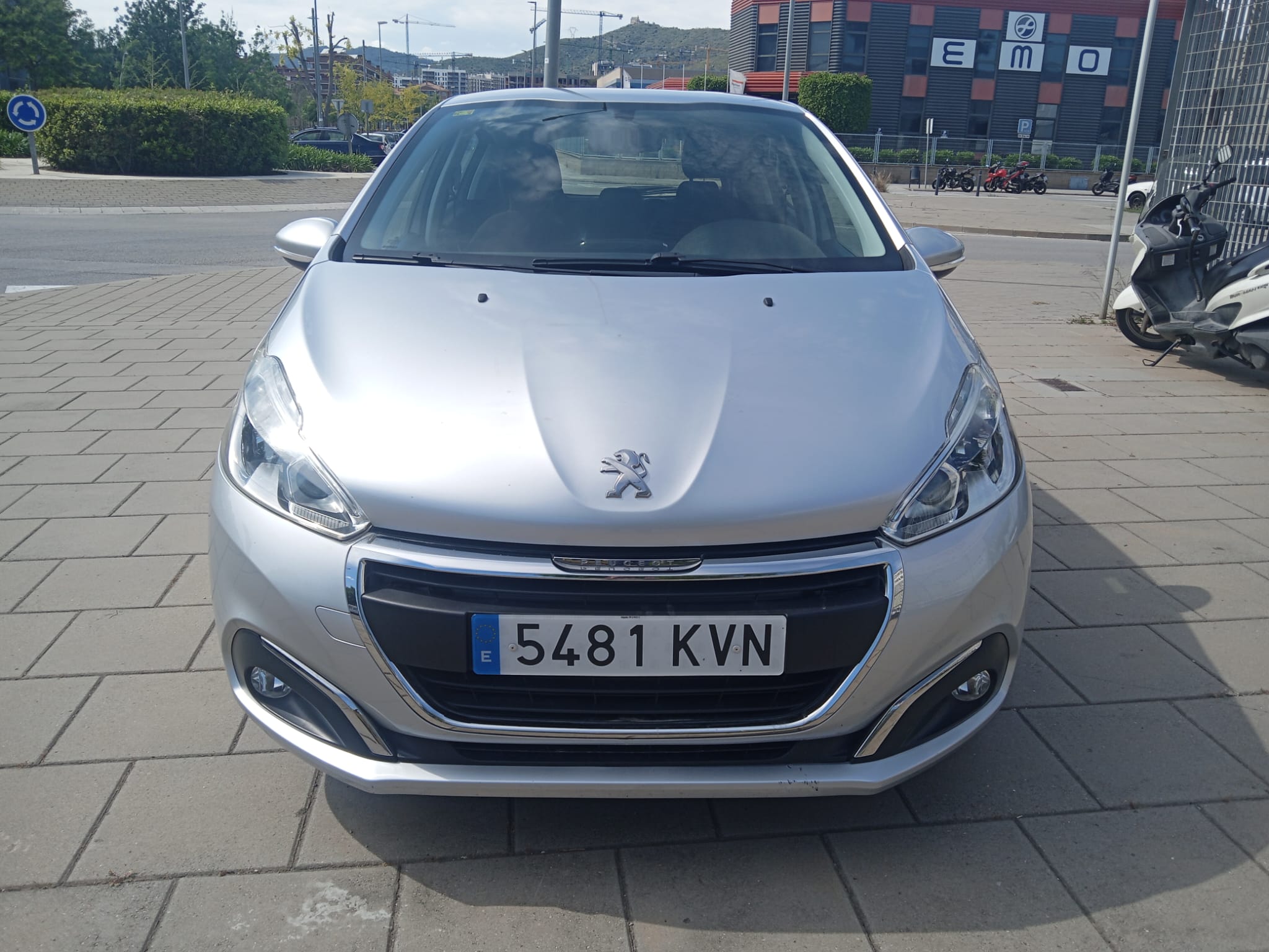 PEUGEOT 208 12cc 82CV PEUGEOT 208 12cc 82CV