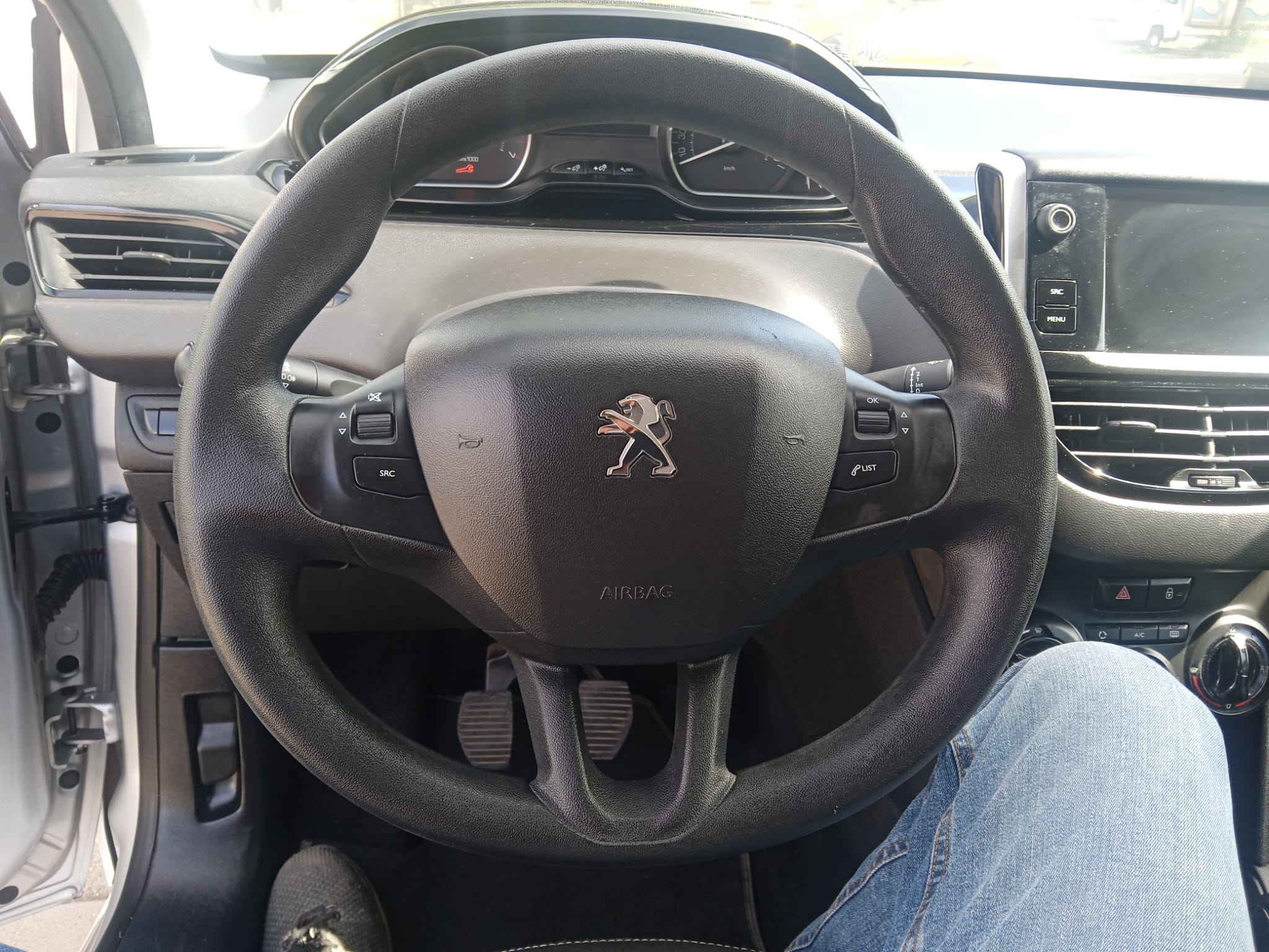 PEUGEOT 208 12cc 82CV PEUGEOT 208 12cc 82CV