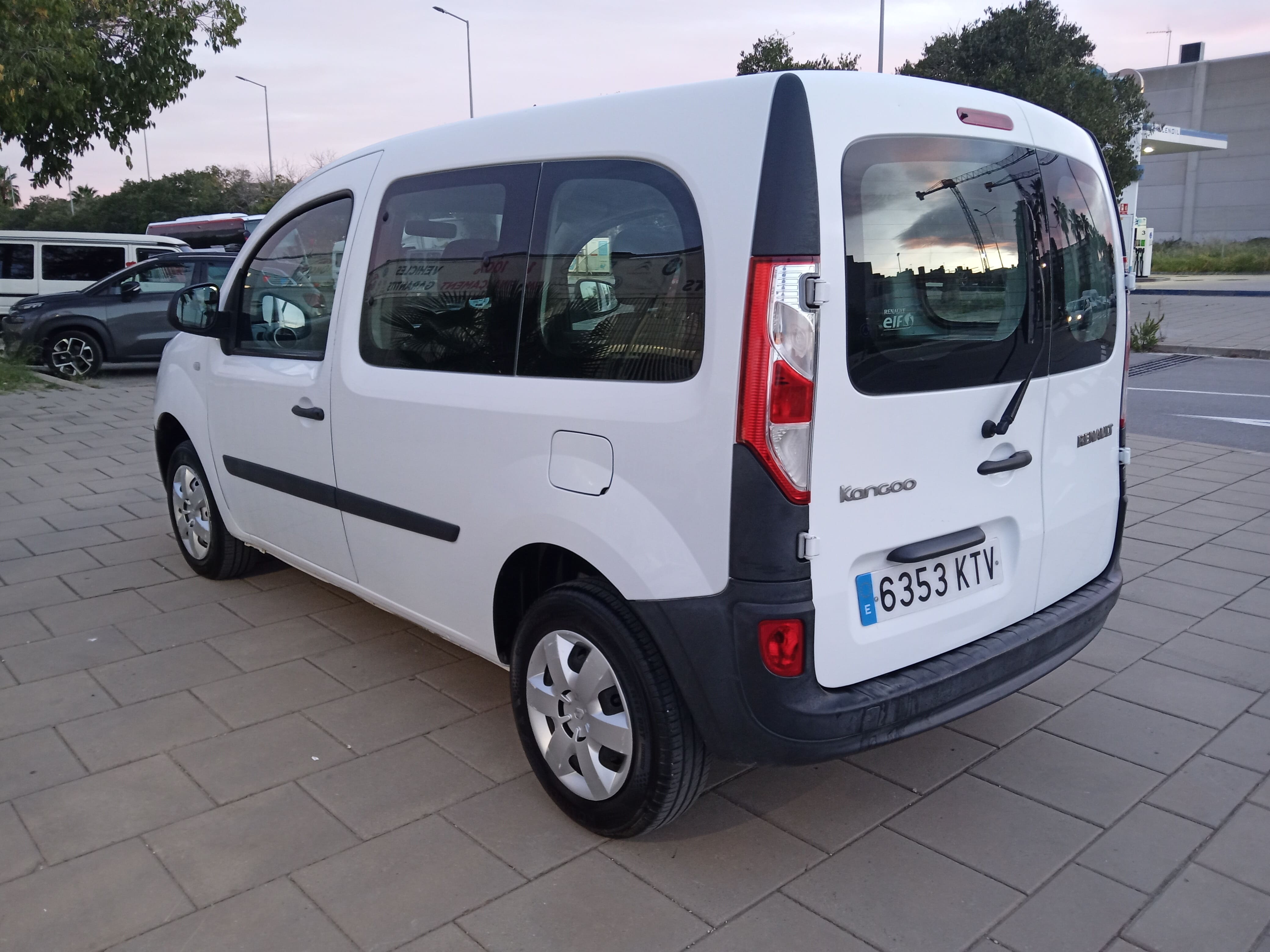 RENAULT KANGOO KOMBI RENAULT KANGOO KOMBI
